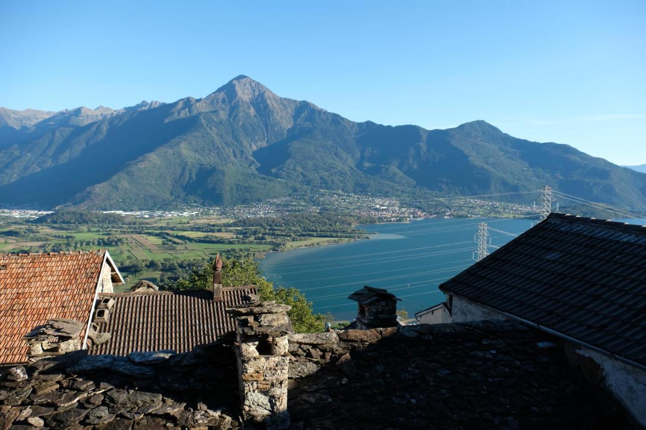 Appartamenti Montemezzo Le Case In Pietra Sorico Exterior foto