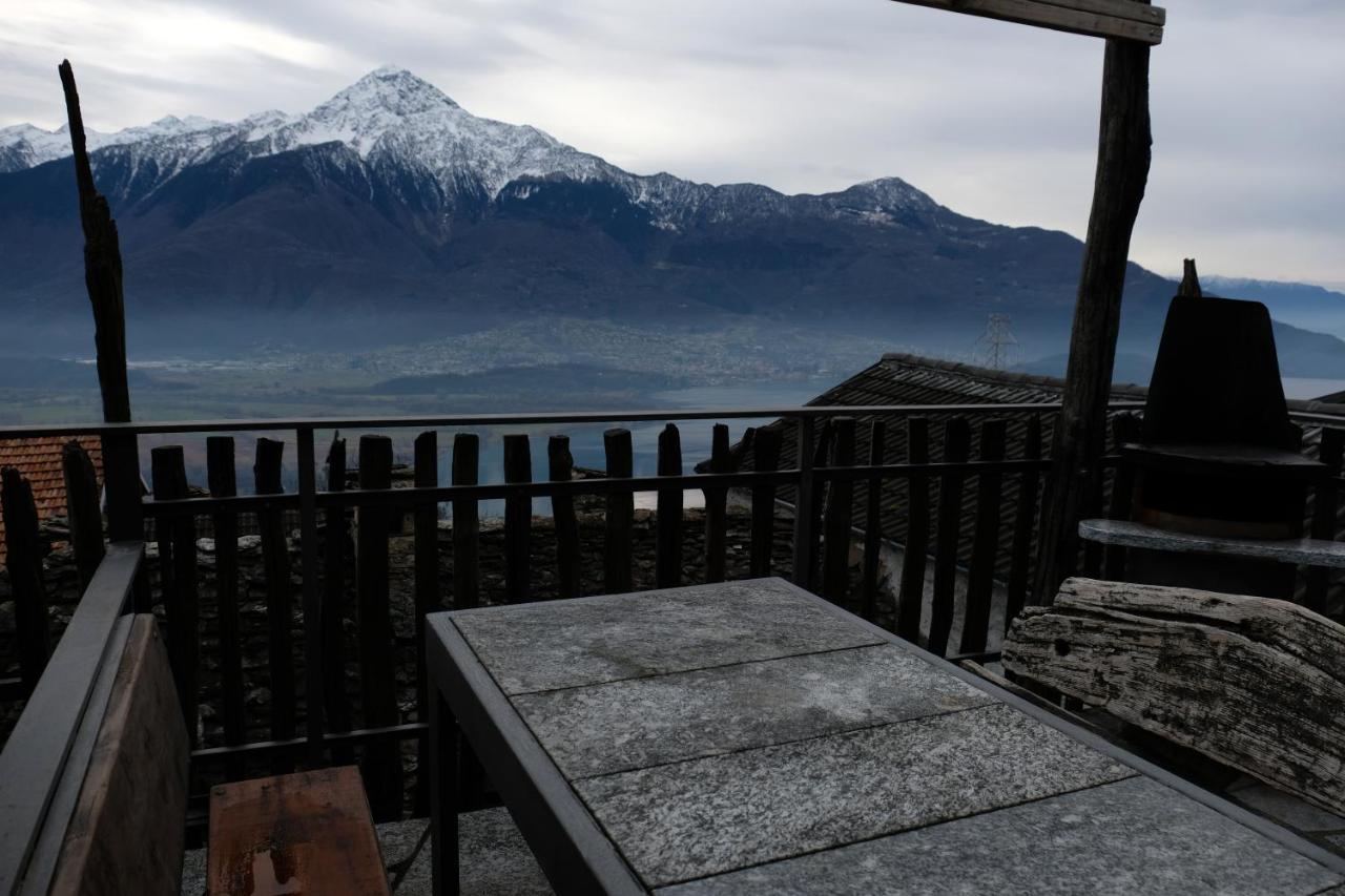 Appartamenti Montemezzo Le Case In Pietra Sorico Exterior foto